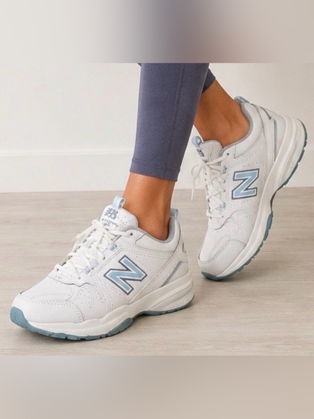 New Balance 608 V5 women’s size 8.5 white blue training sneakers wx608wb5